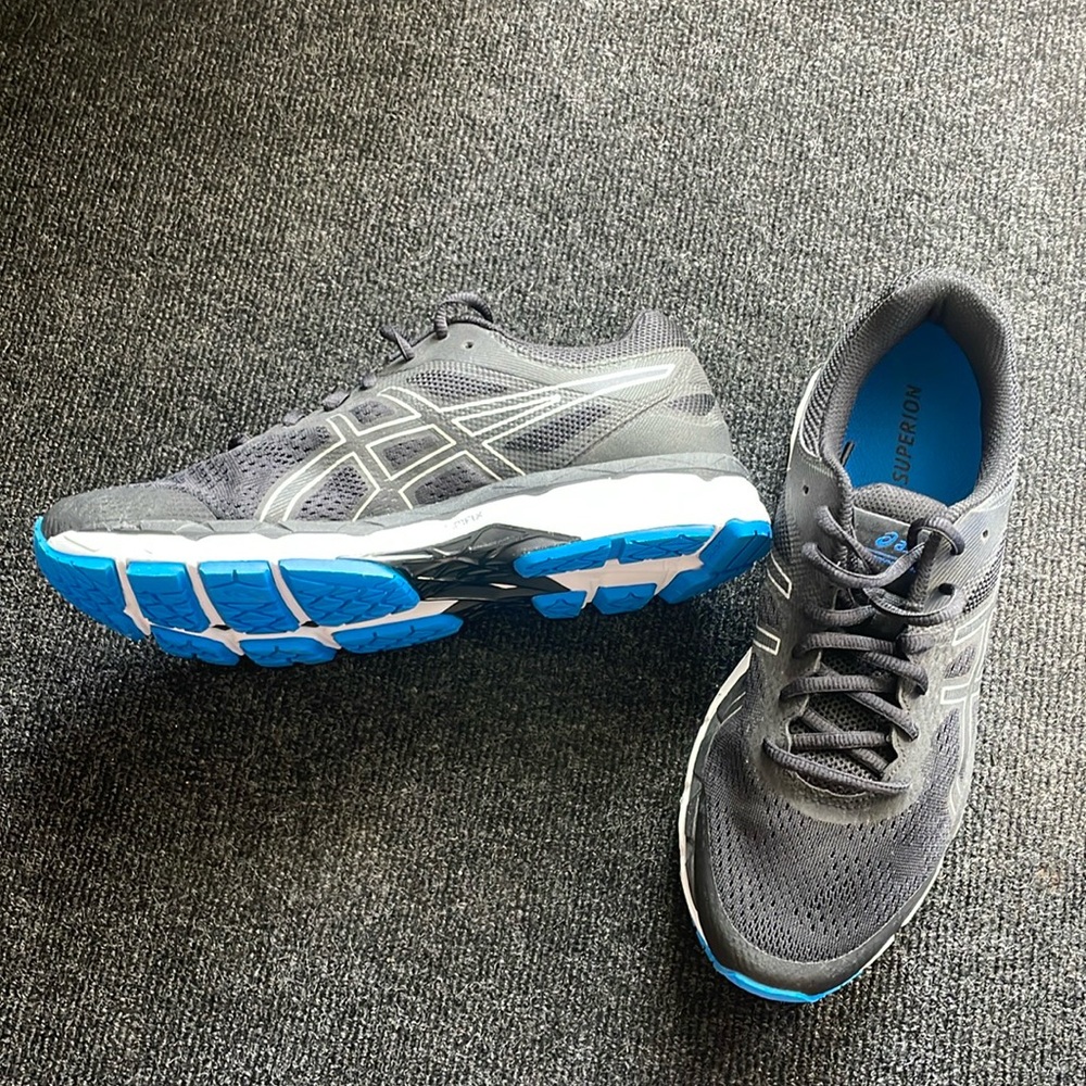 NEW ASICS men’s 8.5M Gel super cushion black running shoes sneakers